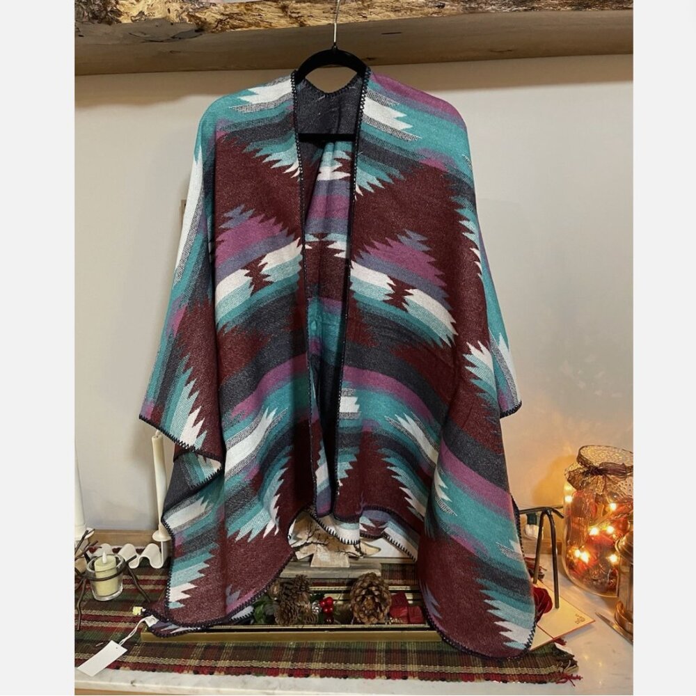NWT OSFA Avenue Zoe Women’s Aztec Boho Poncho Blue Maroon Chevron